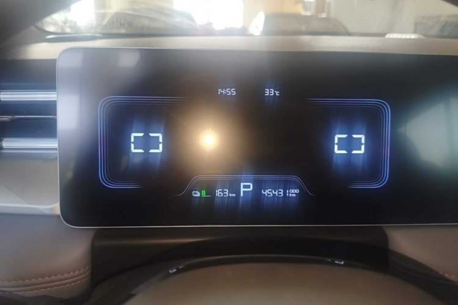 Used Geometry E Firefly 2022 401 km Linglong Tiger 5 Seats Instrument Cluster