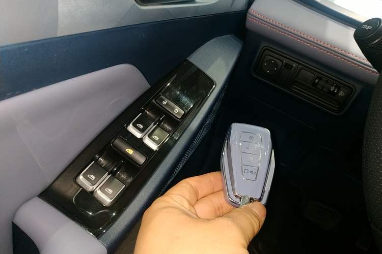 Used Geometry E Firefly 2022 401 km Linglong Tiger 4 Seats Interior 1