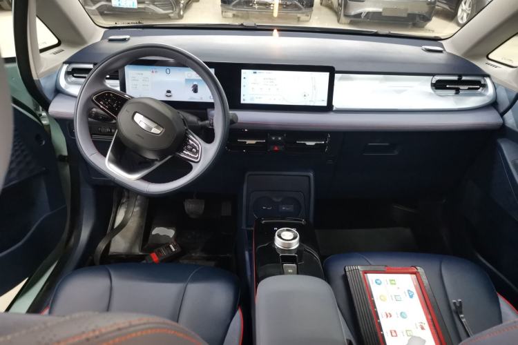 Used Geometry E Firefly 2022 401KM Lightning Tiger 4-Seater Interior 2