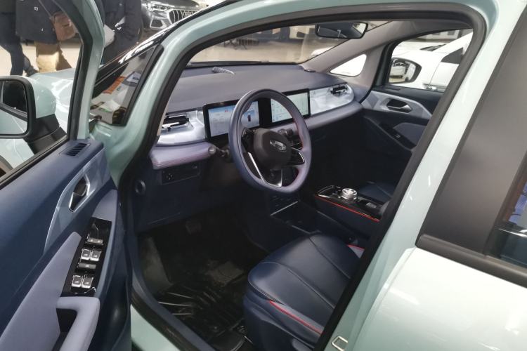 Used Geometry E Firefly 2022 401KM Lightning Tiger 4-Seater Interior 3