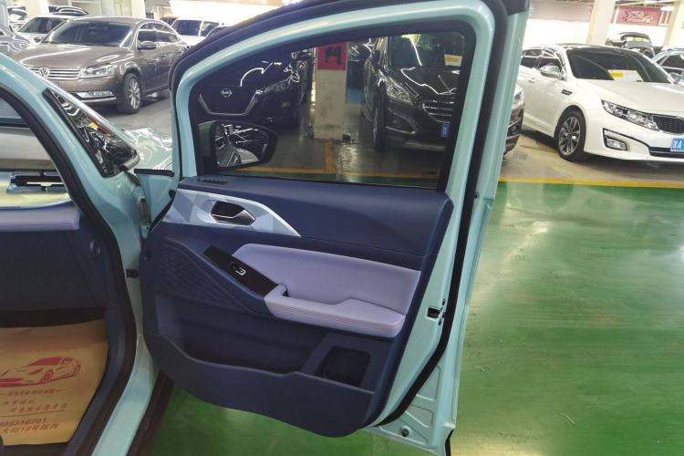 Used Geometry E Firefly 2022 320KM Cute Tiger 4-Seater Interior 4