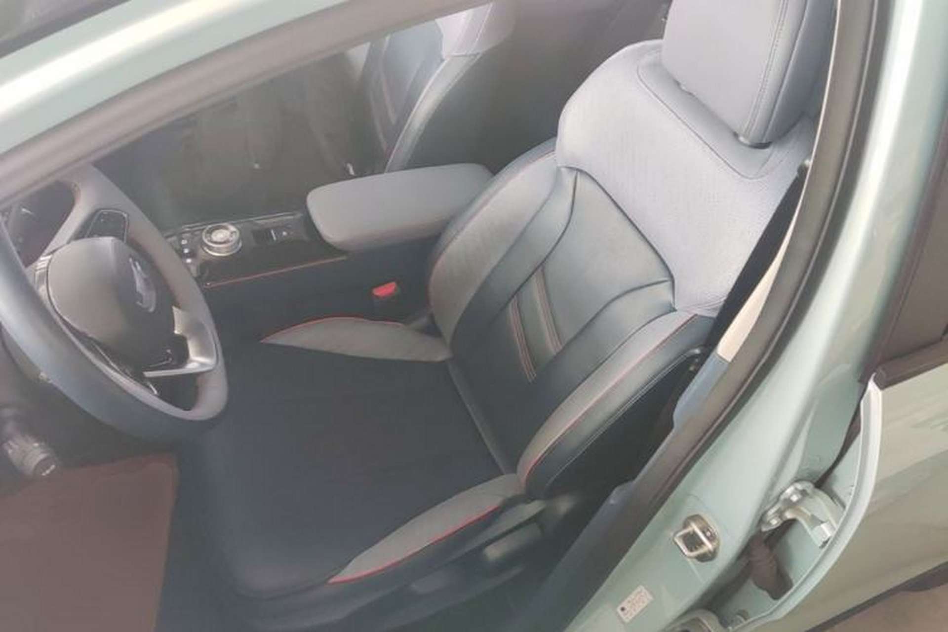 Used Geometry E Firefly 2022 401KM Lightning Tiger 4-Seater Left Front Seat