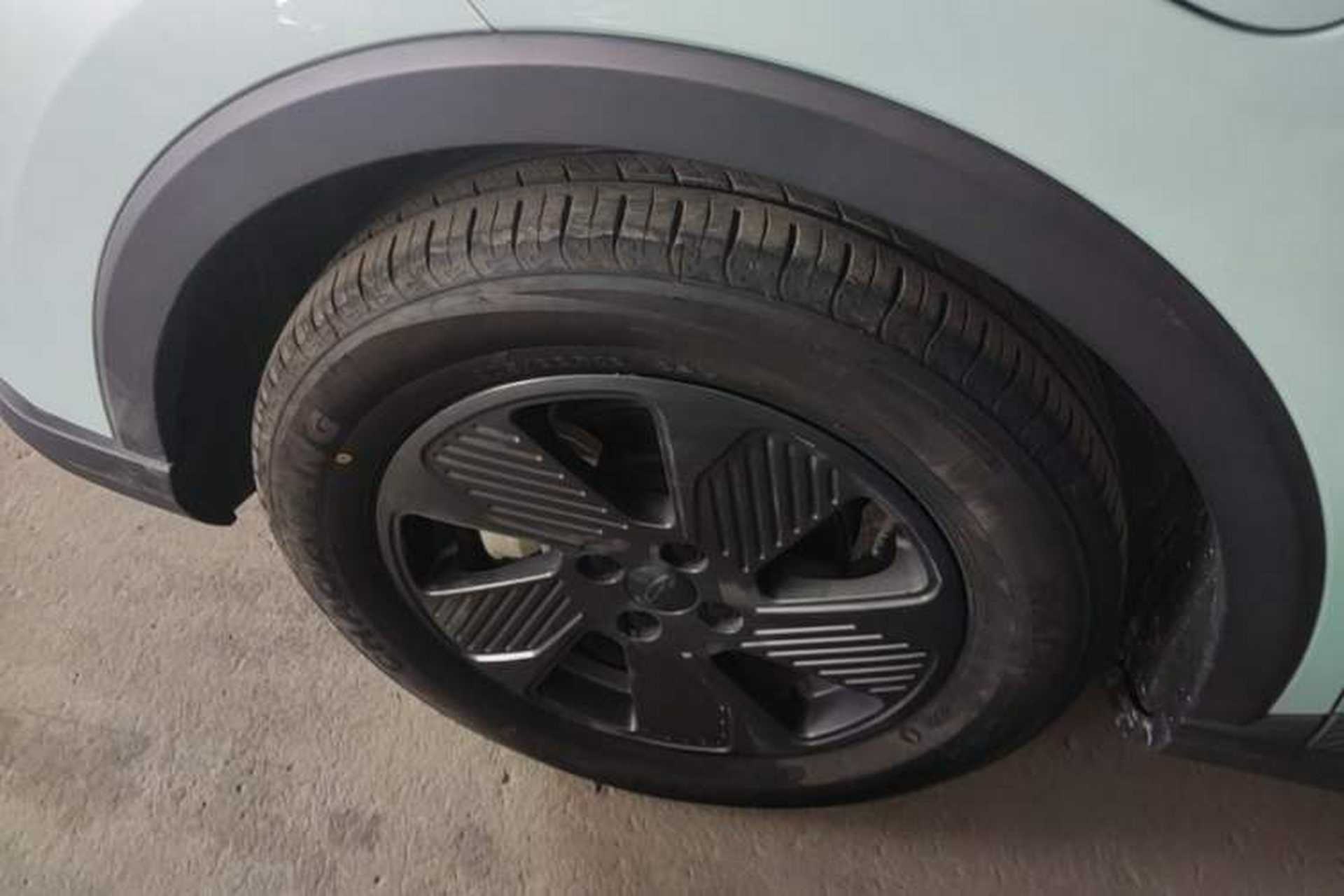 Used Geometry E Firefly 2022 401KM Lightning Tiger 4-Seater Left Front Wheel Hub