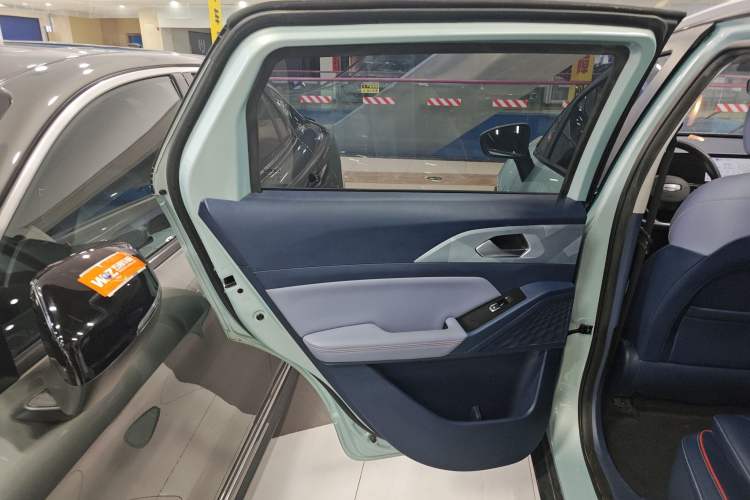 Used Geometry E Firefly 2022 401 km Linglong Tiger 4 Seats Left Rear Door Interior