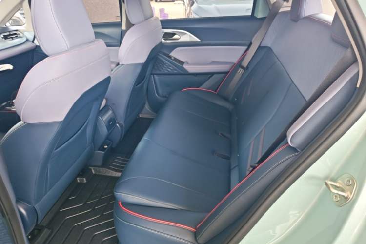 Used Geometry E Firefly 2022 401 km Linglong Tiger 4 Seats Left Rear Seat
