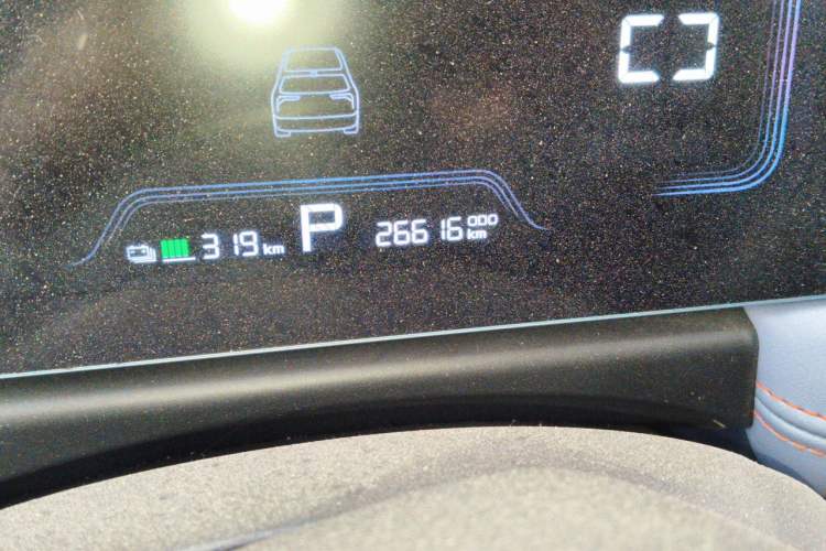 Used Geometry E Firefly 2022 401 km Linglong Tiger 5 Seats Odometer Close Up