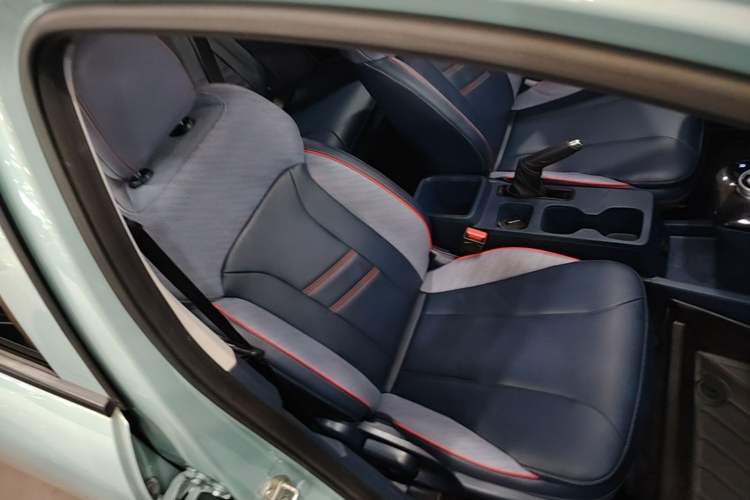 Used Geometry E Firefly 2022 320KM Cute Tiger 4-Seater Right Front Seat