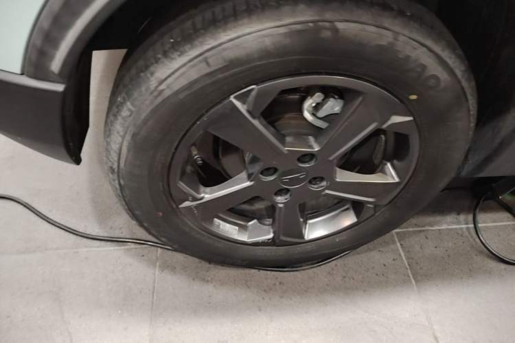 Used Geometry E Firefly 2022 320KM Cute Tiger 4-Seater Right Rear Wheel Hub
