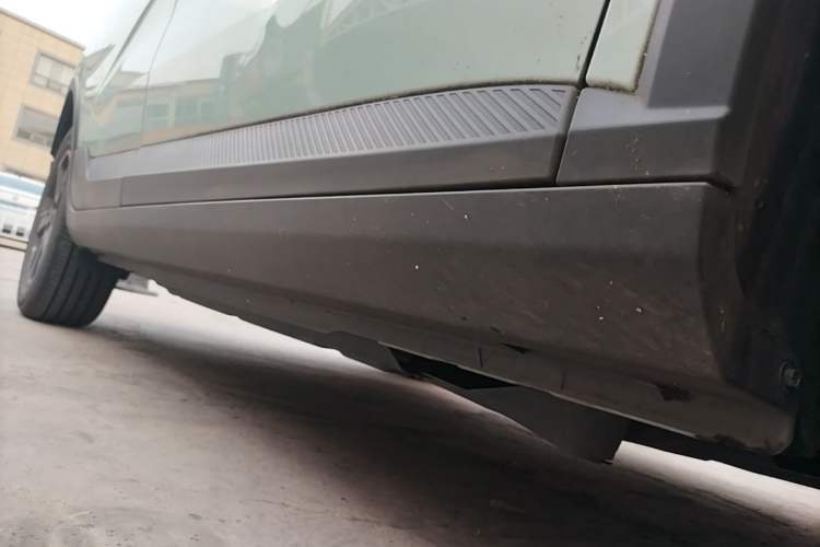 Used Geometry E Firefly 2022 401 km Linglong Tiger 4 Seats Right Side Sill