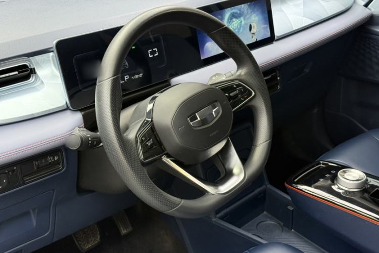 Used Geometry E Firefly 2022 401 km Linglong Tiger 4 Seats Steering Wheel