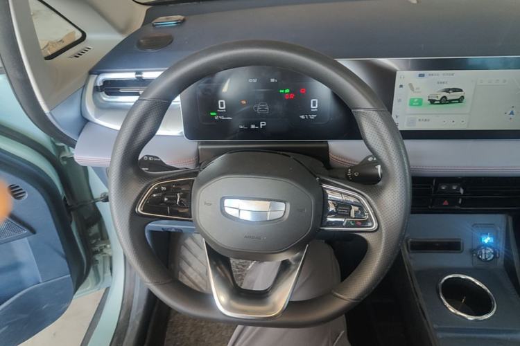 Used Geometry E Firefly 2022 401 km Linglong Tiger 4 Seats Steering Wheel