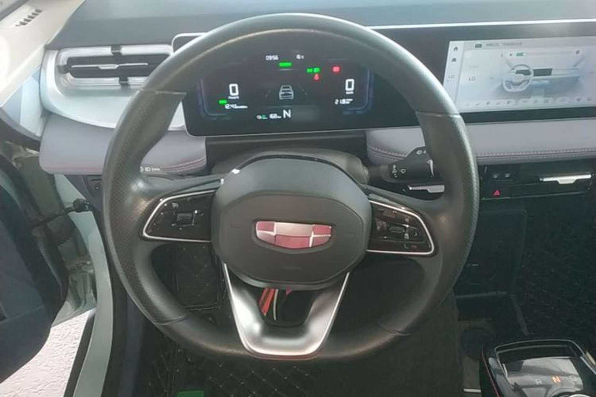 Used Geometry E Firefly 2022 401 km Linglong Tiger 4 Seats Steering Wheel