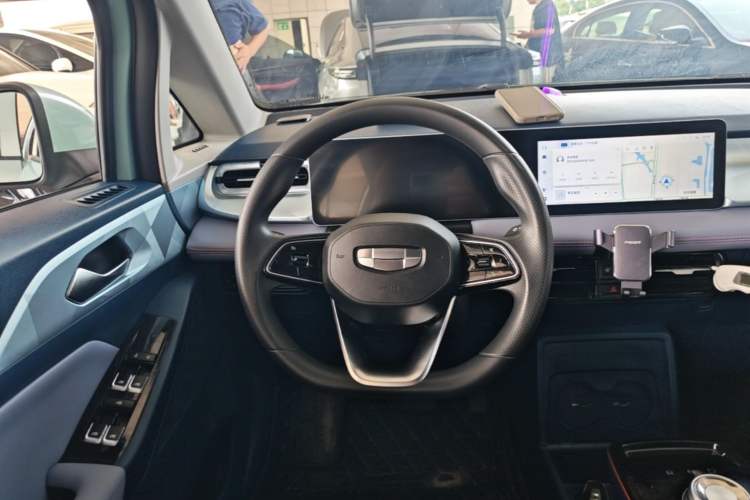 Used Geometry E Firefly 2022 401 km Linglong Tiger 4 Seats Steering Wheel