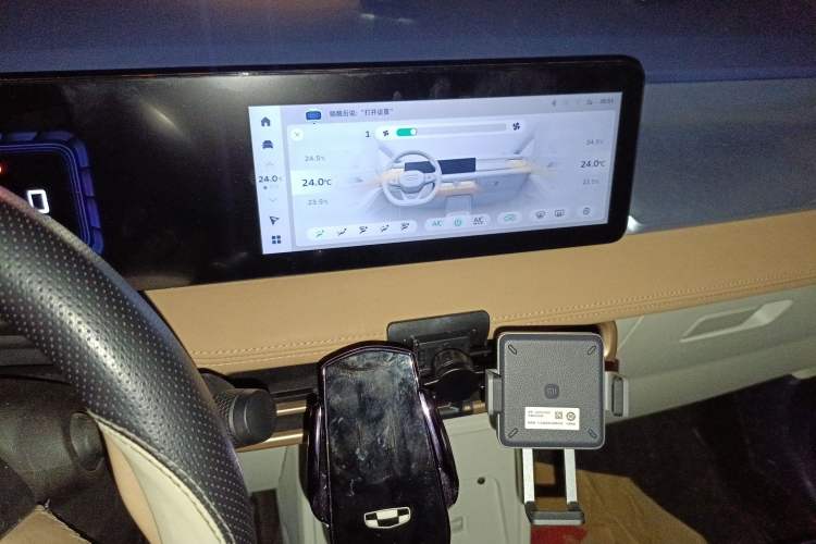 Used Geometry E Firefly 2022 401 km Linglong Tiger 4 Seats Audio And AC Panel