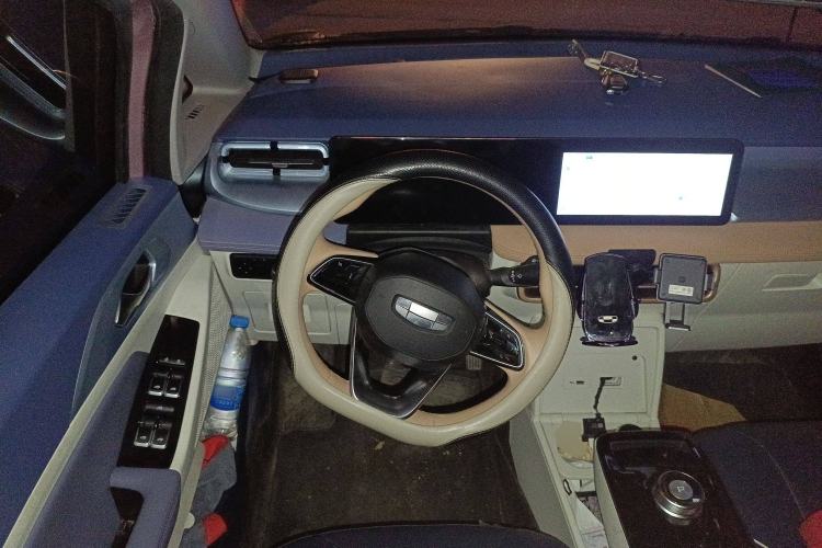 Used Geometry E Firefly 2022 401 km Linglong Tiger 4 Seats Steering Wheel