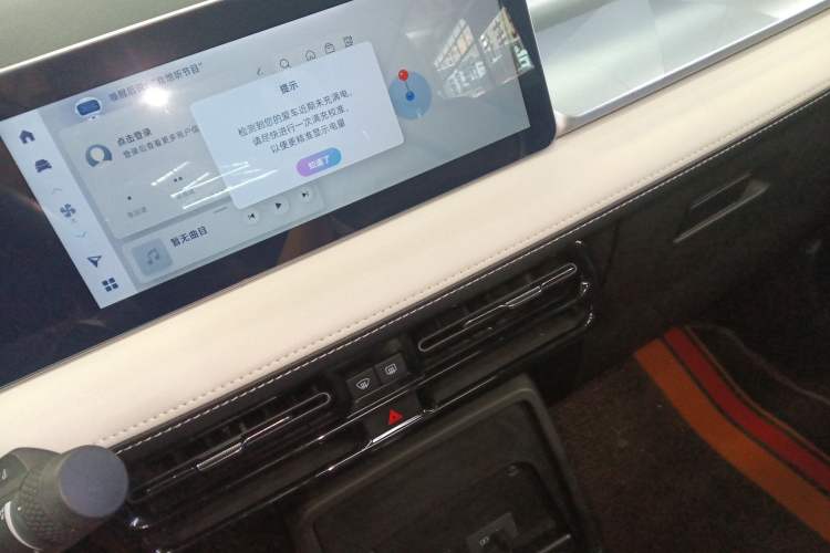 Used Geometry E Firefly 2022 401 km Linglong Tiger 4 Seats Audio And AC Panel