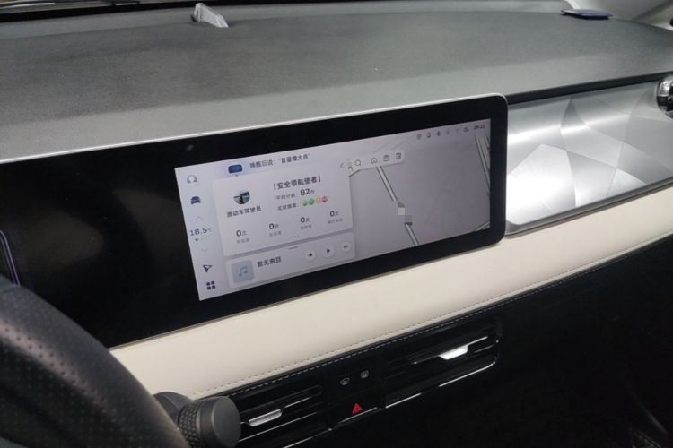 Used Geometry E Firefly 2022 401 km Linglong Tiger 4 Seats Audio And AC Panel
