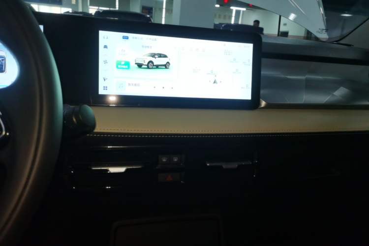 Used Geometry E Firefly 2022 401KM Lightning Tiger 5-Seater Audio And AC Panel