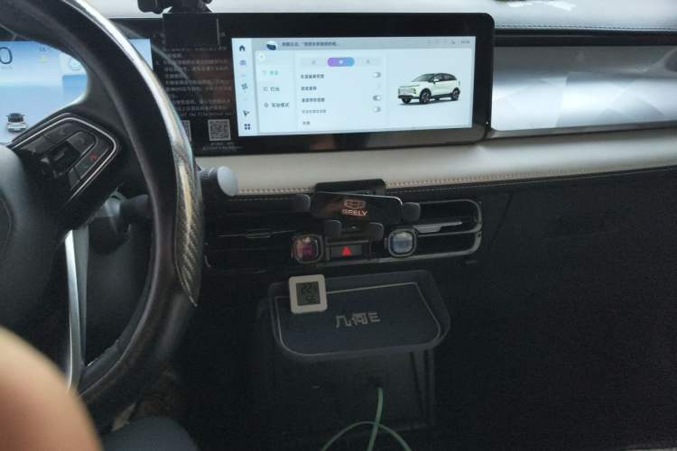 Used Geometry E Firefly 2022 401KM Lightning Tiger 4-Seater Audio And AC Panel