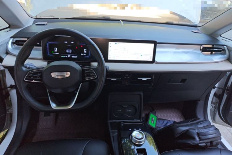 Used Geometry E Firefly 2022 401 km Linglong Tiger 4 Seats Center Console