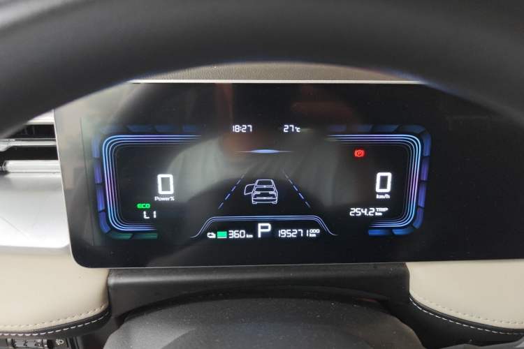 Used Geometry E Firefly 2022 401 km Linglong Tiger 4 Seats Instrument Cluster