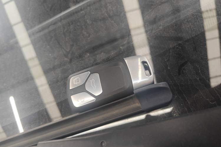 Used Geometry E Firefly 2022 320KM Cute Tiger 4-Seater Interior 1