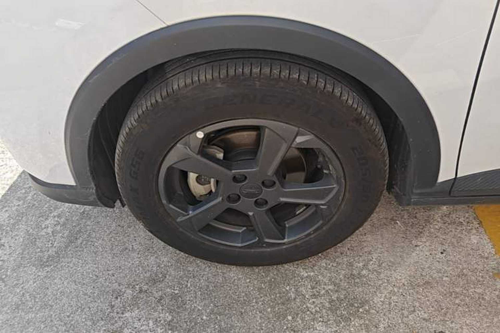Used Geometry E Firefly 2022 401 km Linglong Tiger 4 Seats Left Front Wheel Hub