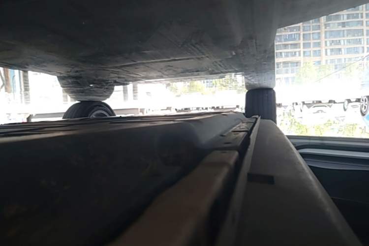 Used Geometry E Firefly 2022 401KM Lightning Tiger 4-Seater Left Side Sill