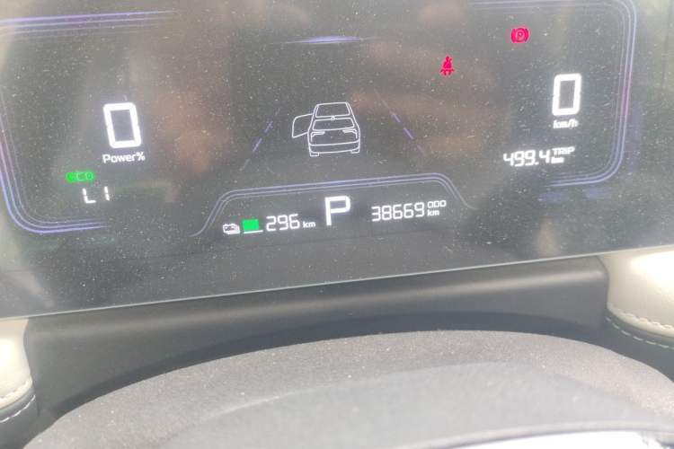 Used Geometry E Firefly 2022 401 km Linglong Tiger 4 Seats Odometer Close Up