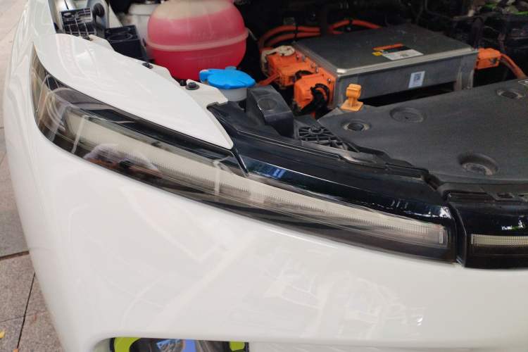 Used Geometry E Firefly 2022 401 km Linglong Tiger 4 Seats Right Front Headlight