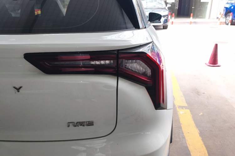 Used Geometry E Firefly 2022 401 km Linglong Tiger 4 Seats Right Rear Taillight