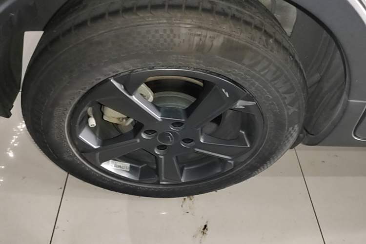 Used Geometry E Firefly 2022 401 km Linglong Tiger 4 Seats Right Rear Wheel Hub