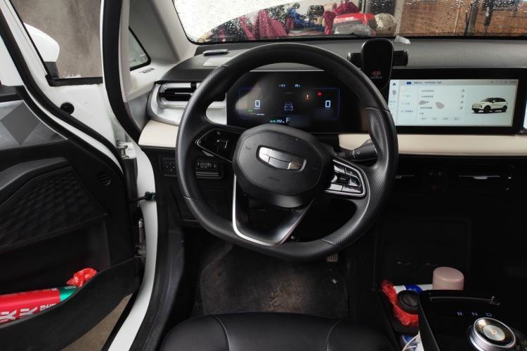 Used Geometry E Firefly 2022 401 km Linglong Tiger 5 Seats Steering Wheel