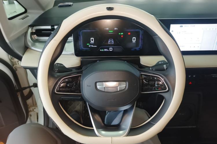 Used Geometry E Firefly 2022 401 km Linglong Tiger 4 Seats Steering Wheel
