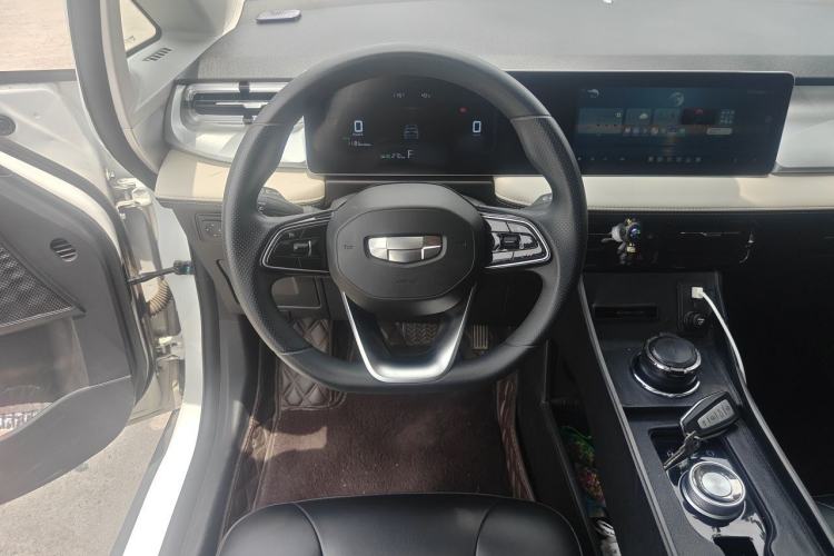 Used Geometry E Firefly 2022 401 km Linglong Tiger 4 Seats Steering Wheel