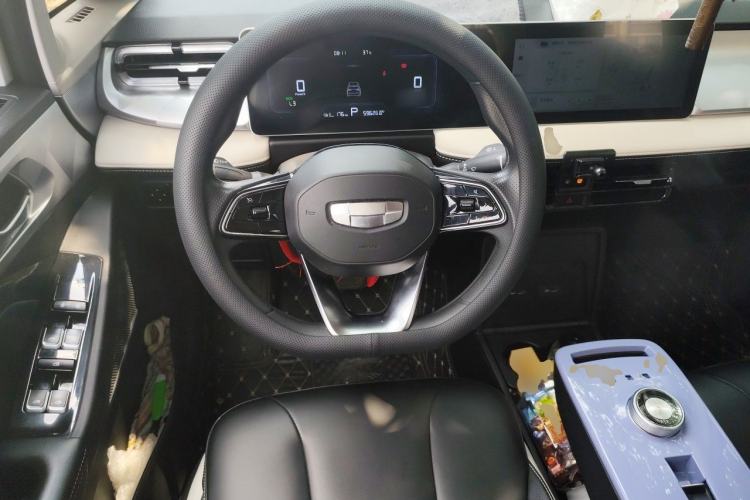 Used Geometry E Firefly 2022 401 km Linglong Tiger 4 Seats Steering Wheel