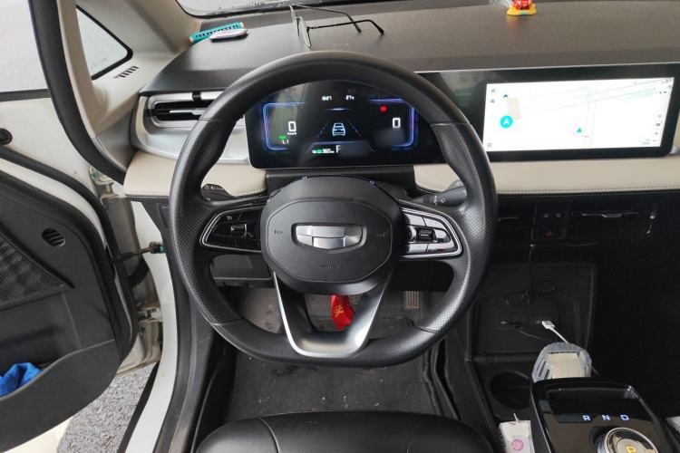 Used Geometry E Firefly 2022 401 km Linglong Tiger 4 Seats Steering Wheel