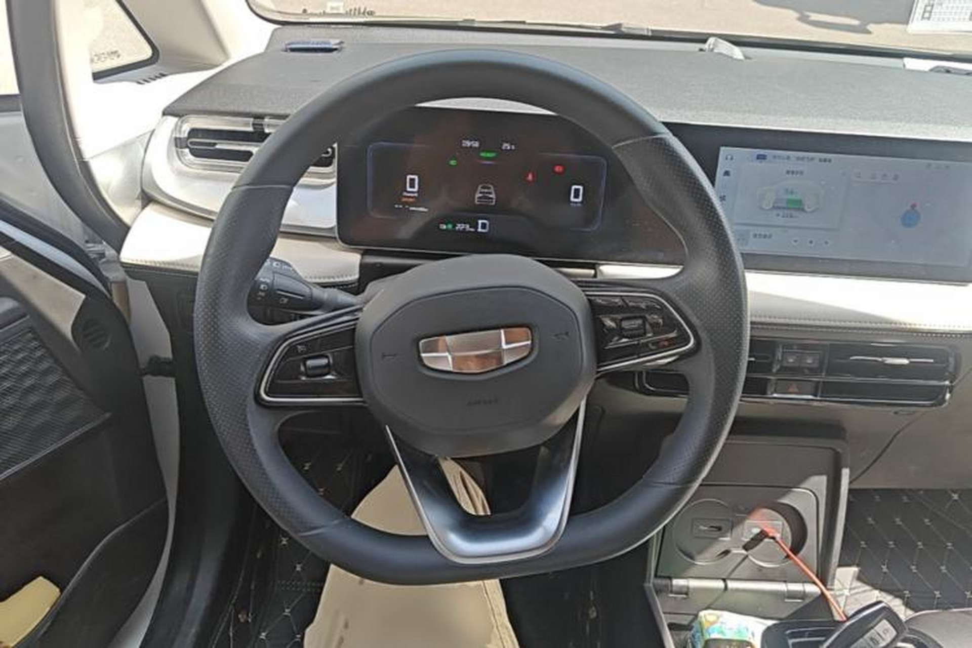 Used Geometry E Firefly 2022 401 km Linglong Tiger 4 Seats Steering Wheel