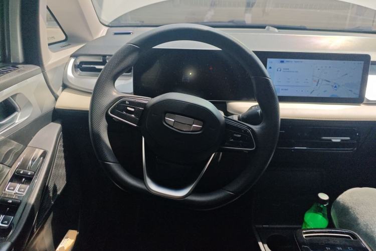 Used Geometry E Firefly 2022 401 km Linglong Tiger 4 Seats Steering Wheel