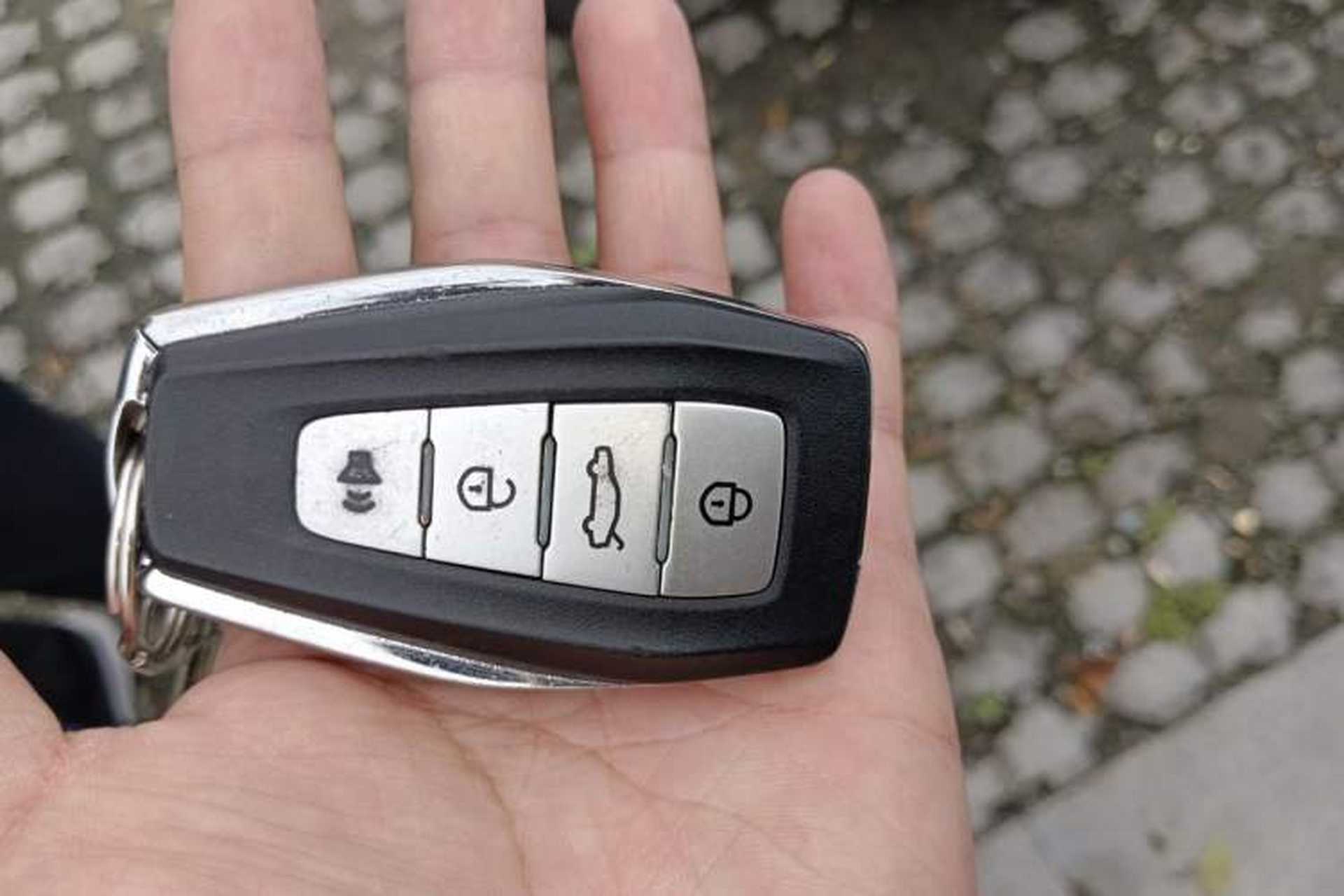 Used Geometry E Firefly 2022 320KM Cute Tiger 4-Seater Vehicle Key