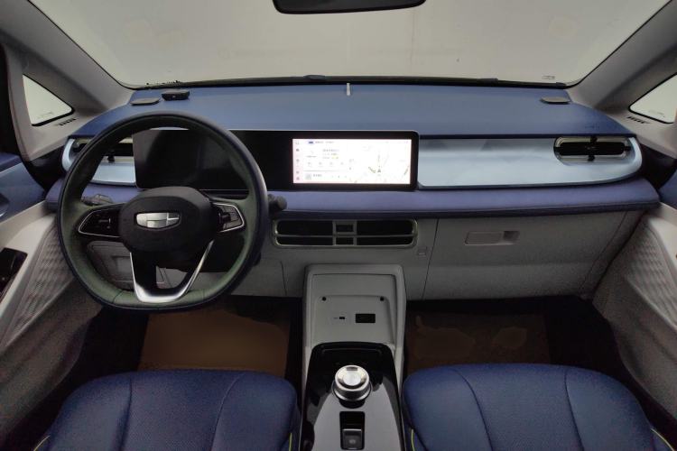 Used Geometry E Firefly 2022 401 km Linglong Tiger 4 Seats Center Console