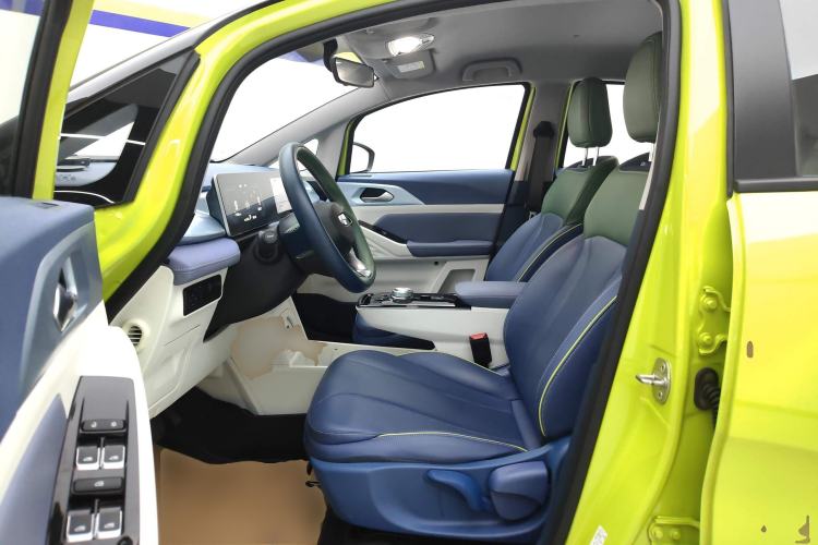 Used Geometry E Firefly 2022 401 km Linglong Tiger 4 Seats Left Front Seat