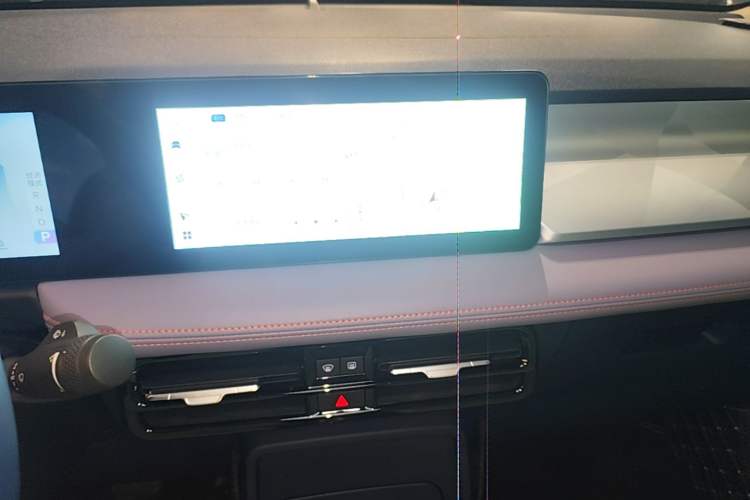 Used Geometry E Firefly 2023 401KM Lightning Tiger 5-Seater Audio And AC Panel