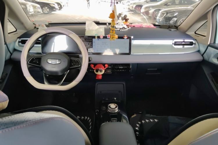 Used Geometry E Firefly 2023 401KM Linglong Tiger 5-Seater Center Console