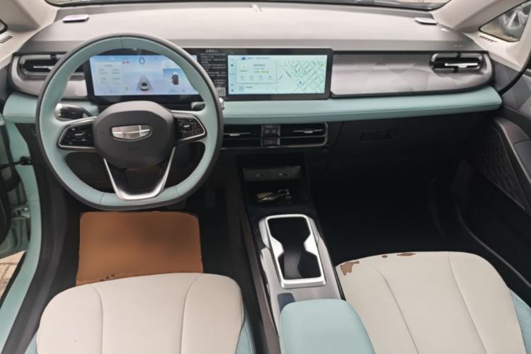 Used Geometry E Firefly 2023 401KM Linglong Tiger 5-Seater Center Console