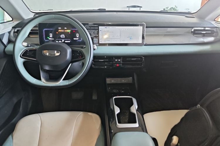 Used Geometry E Firefly 2023 401KM Linglong Tiger 5-Seater Center Console