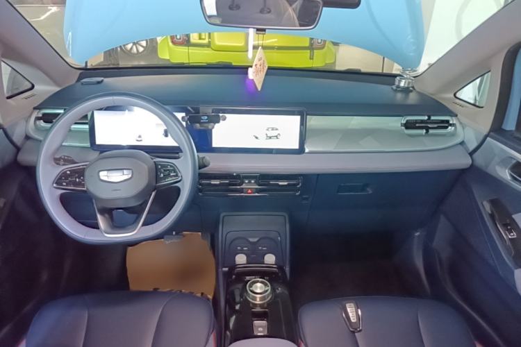Used Geometry E Firefly 2023 401KM Linglong Tiger 5-Seater Center Console