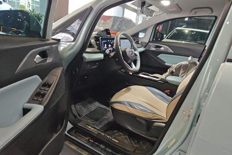 Used Geometry E Firefly 2023 401KM Linglong Tiger 5-Seater Driver Seat