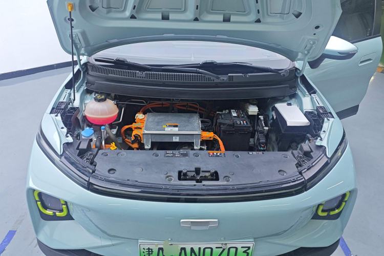 Used Geometry E Firefly 2023 401KM Linglong Tiger 5-Seater Engine Bay