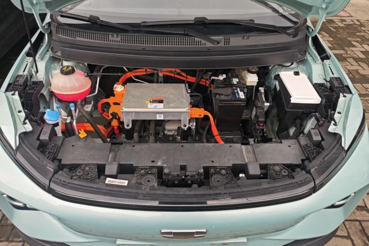 Used Geometry E Firefly 2023 401KM Linglong Tiger 5-Seater Engine Bay